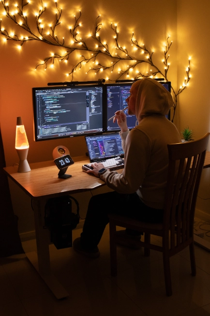 Web developer at work — Web by Varis Jakub Varinsky working as a web developer, Web by Varis